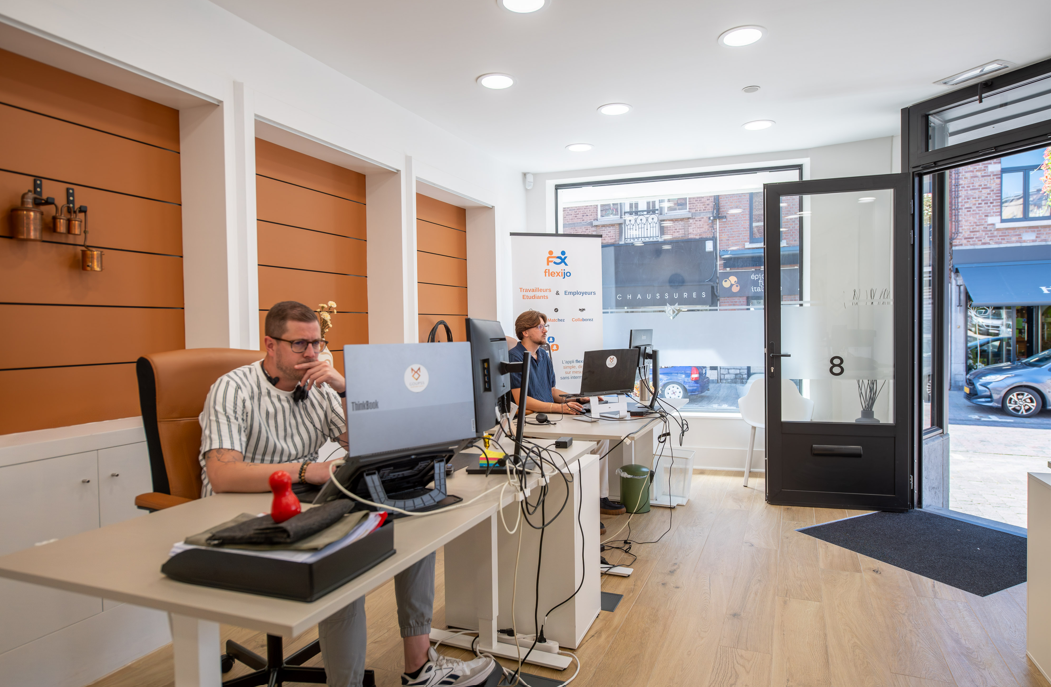 L'équipe GOUPSS au travail dans les bureaux de Visé